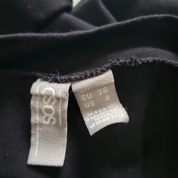 ASOS Heart Keyhole Chest Fitted Crop Tee Size 4 - Picture 4 of 5